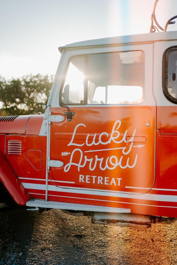 Hotel Lucky Arrow Retreat Dripping Springs Esterno foto