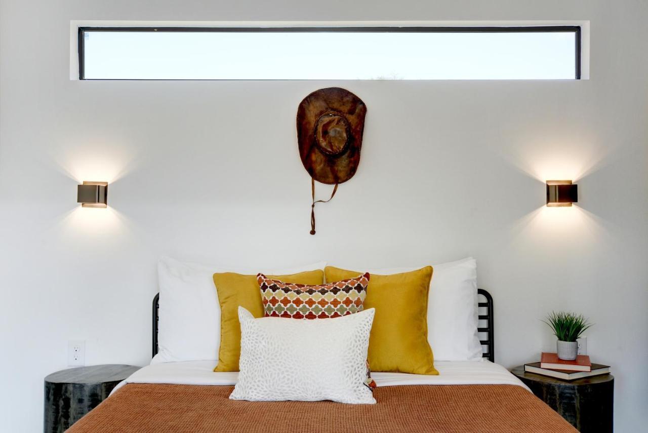 Hotel Lucky Arrow Retreat Dripping Springs Esterno foto