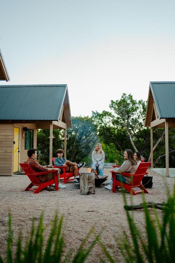 Hotel Lucky Arrow Retreat Dripping Springs Esterno foto